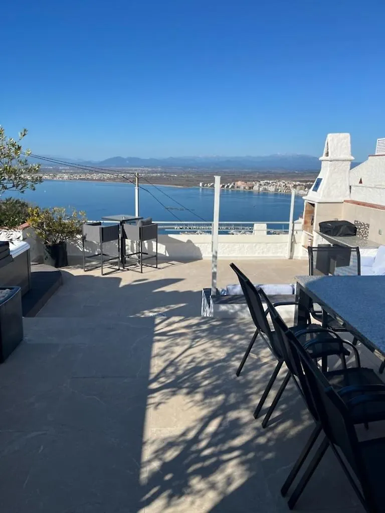 Apartment Appartement Duplex Rosas Avec Terrasse Magnifique Jacuzzi Vue Mer Spain