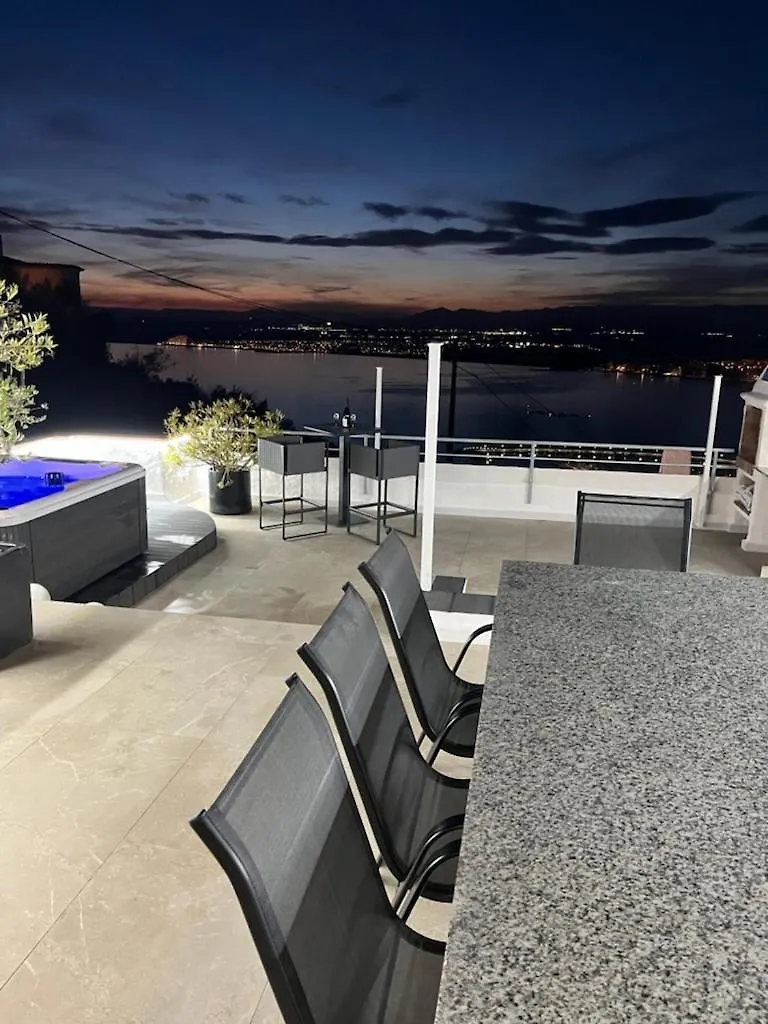 Appartement Duplex Rosas Avec Terrasse Magnifique Jacuzzi Vue Mer